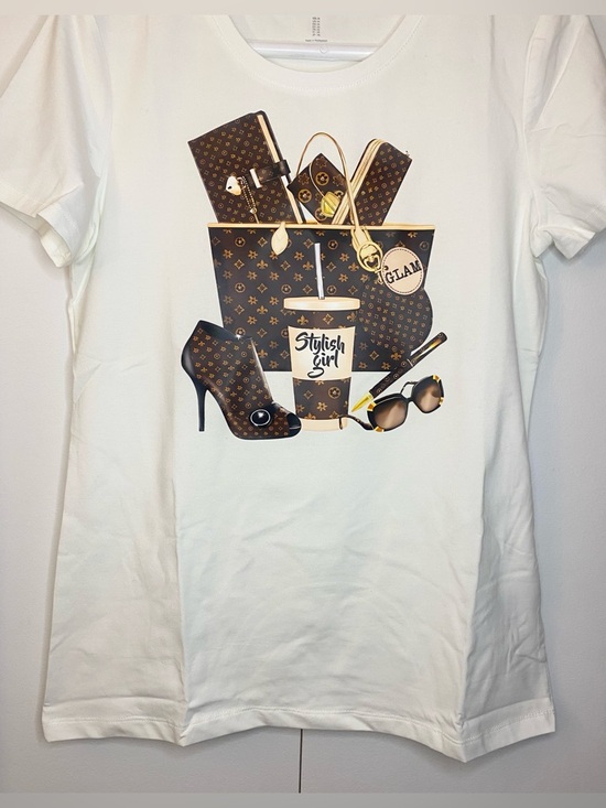 Tops - Graphic 'Stylish Girl' Brown Monogram Tote & Accessories Tee
